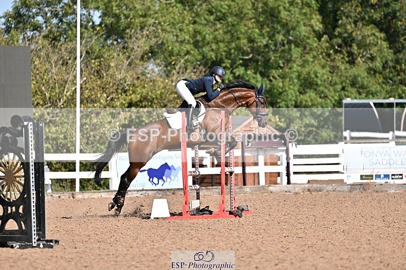 260812-094500-00092 - Cls 2 British Novice and 90cm