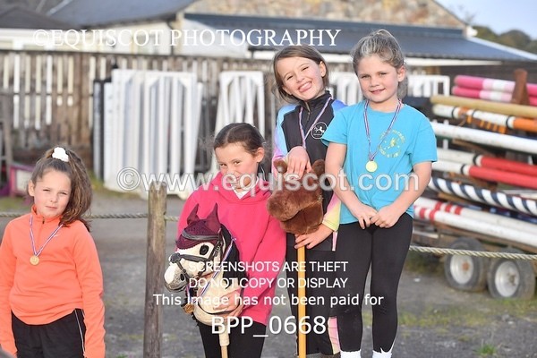 BPP_0668 - HOBBY HORSE SHOWJUMPING CLASSES