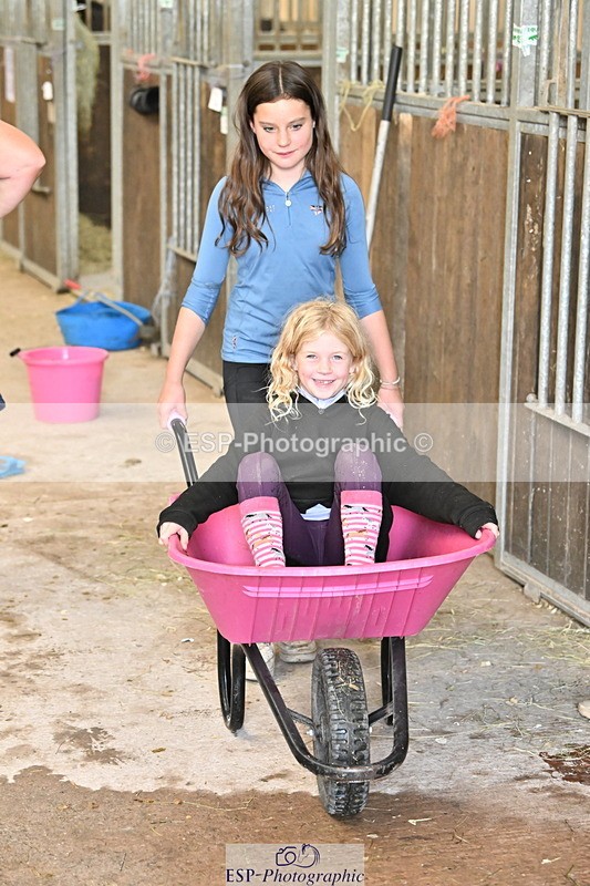 250821B-151304-00717 - Group C - Laraine