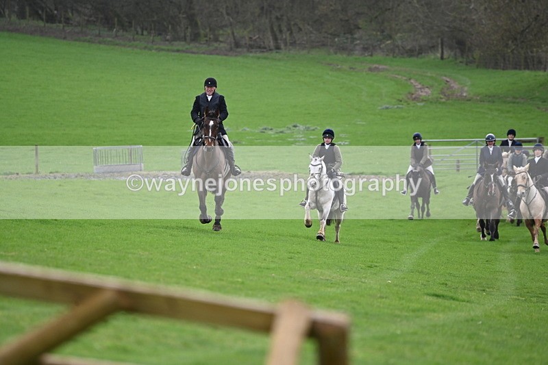 WJ6_9097 - Line Three