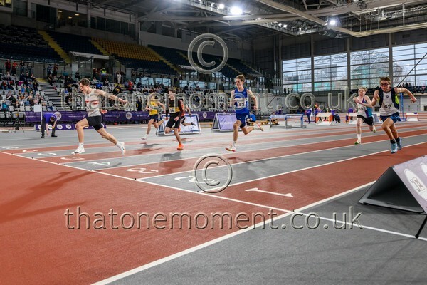 AgeInd25SAT-921944 - Track Male