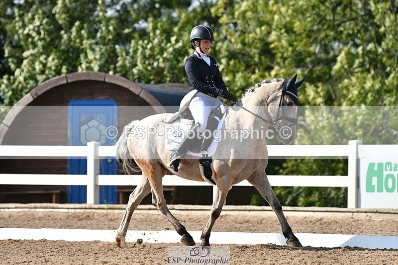 250906-162639-05066 - 128-Chantelle.Oliver-SymondsStadmorslow.Coffee.n.Cream