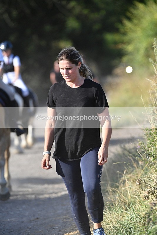 WJ5_5041 - Walk out with the hounds