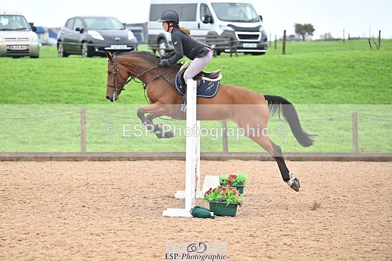 251003-112940-00459 - Cls 2 Newcomers and 1.10m