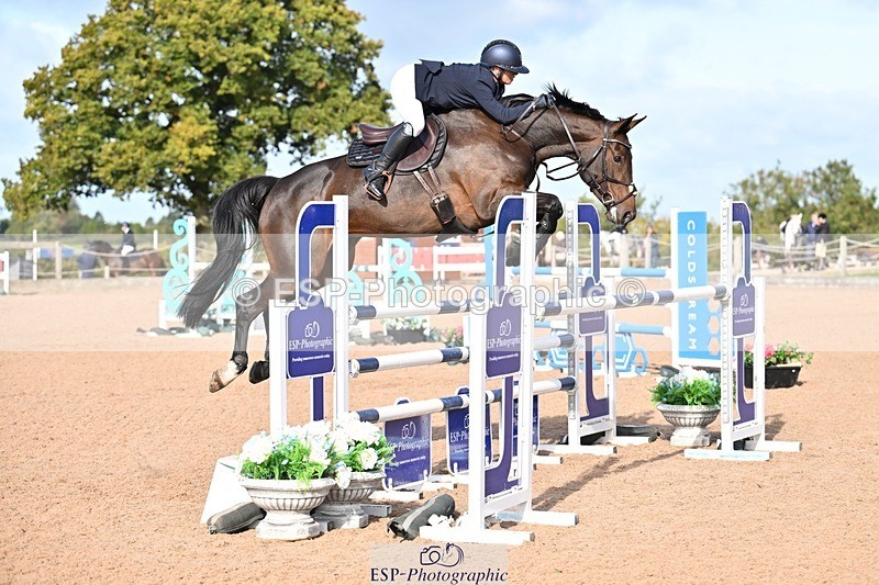 251005-104839-02872 - Cls 15 Foxhunter and 1.20m