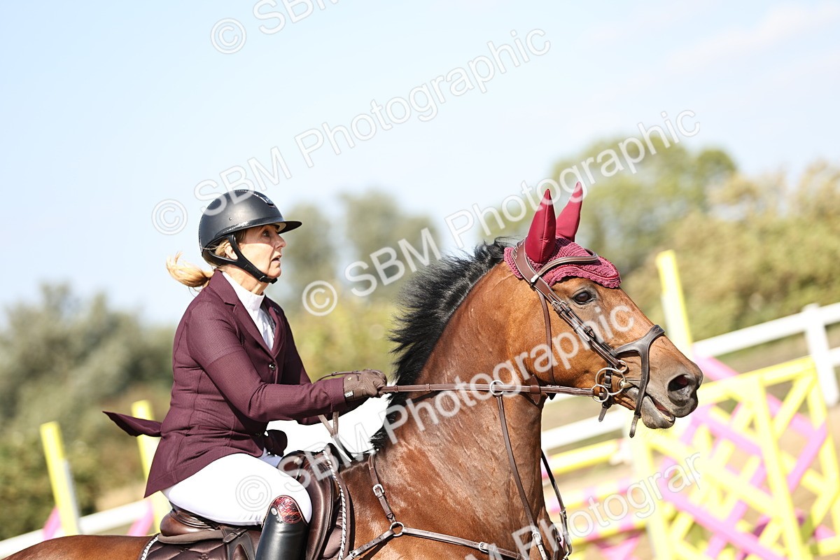 SBM_005208 - Class 6 = Senior Newcomers - 1.10m Open