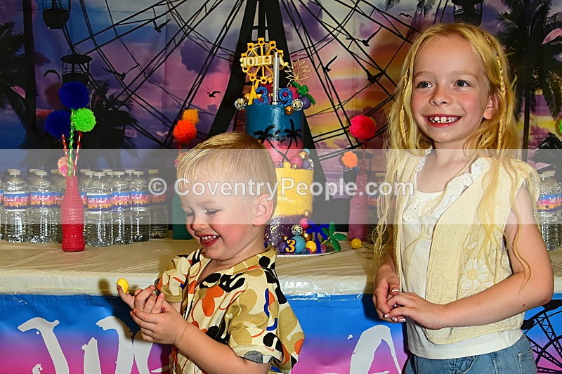 CON-735 - Joey and Ella