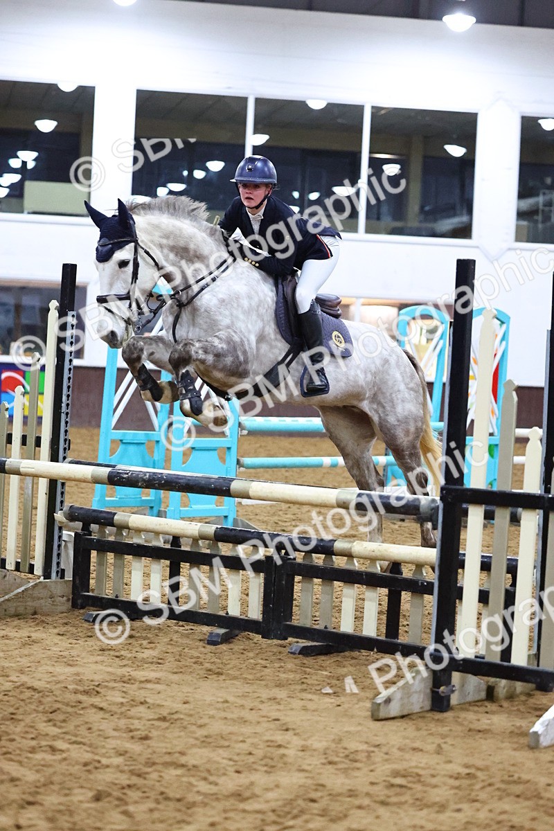 SBM_002906 - Class 6 - Holly & Ivy Stakes - 90cm