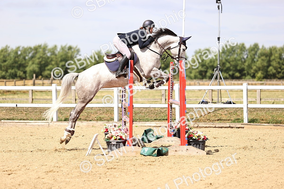 SBM_009823 - Class 8 - Senior Newcomers - 1.10  Open