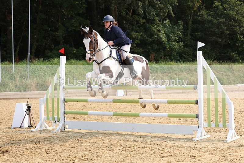 3E7A2515 - Class 8: Senior Newcomers/1.10m open