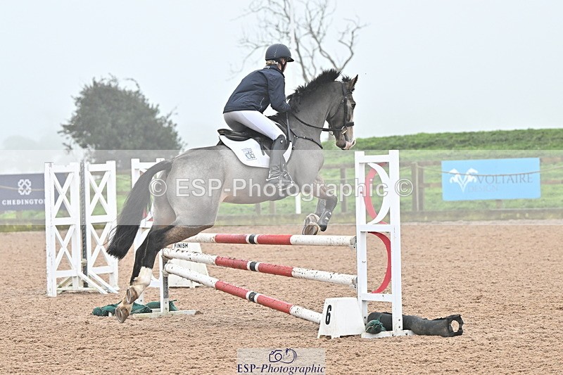 241103A-112338-07023 - SUN Cls 18 British Novice and 90cm Open