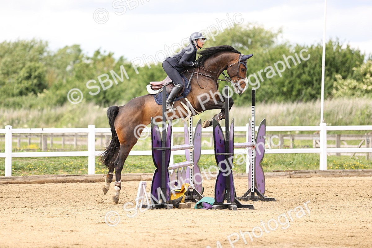 SBM_003121 - Class 11 - Senior Newcomers - 1.10m