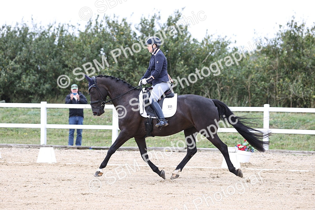 SBM_017568 - Class 14 - Novice 23 - 13.52-14.55