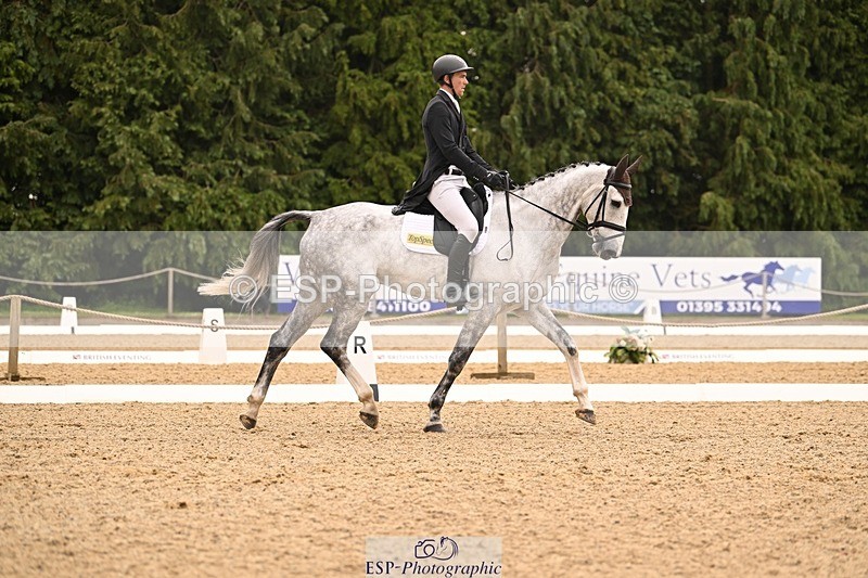 000101-215841-04511 - 404-DEERPAIRC_REVELRY-Max_Warburton