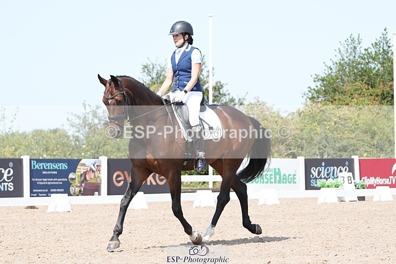 250817-125557-09505 - 052-Marcela.PomphreyLinkeltje.DE.J