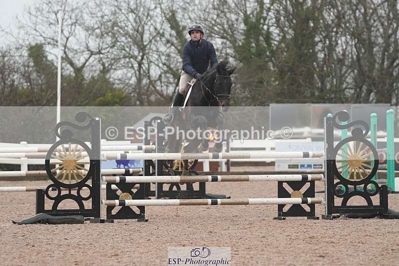 251207-122956-02063 - Cls 20 Snr Newcomers and 1.10m