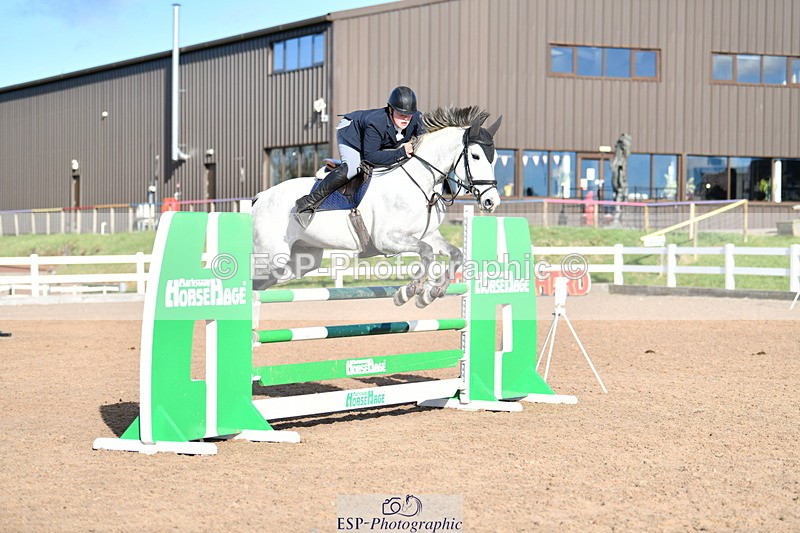 231110A-135818-00724 - Cls 5 Newcomers & 1.10m Open