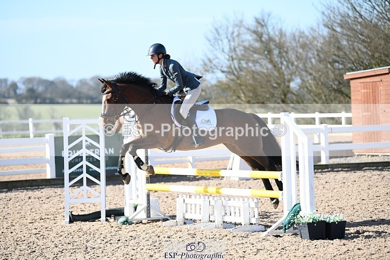 250330-102041-06073 - Cls 32 British Novice and 90cm
