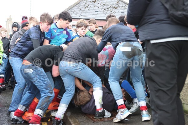 AA076649 - New Years Boys Ba'