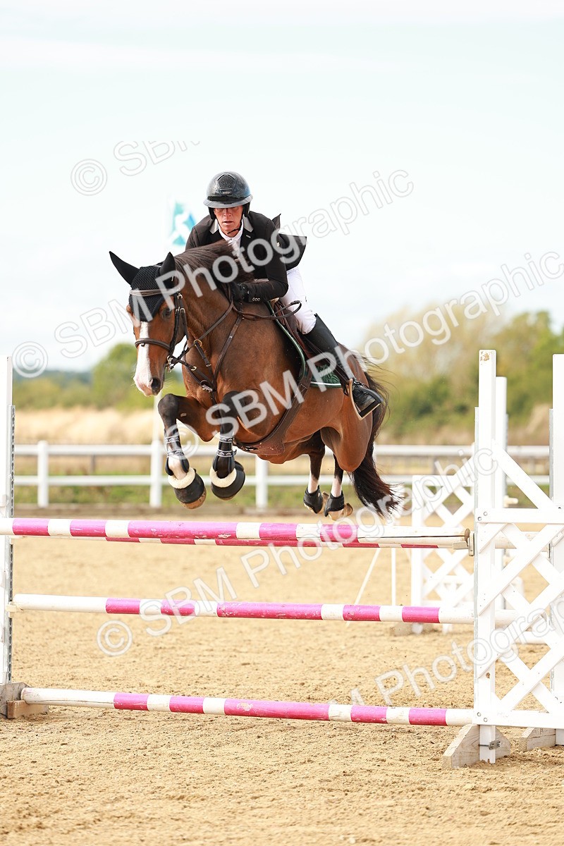 SBM_001717 - Class 4 - Senior Newcomers - 1.10m