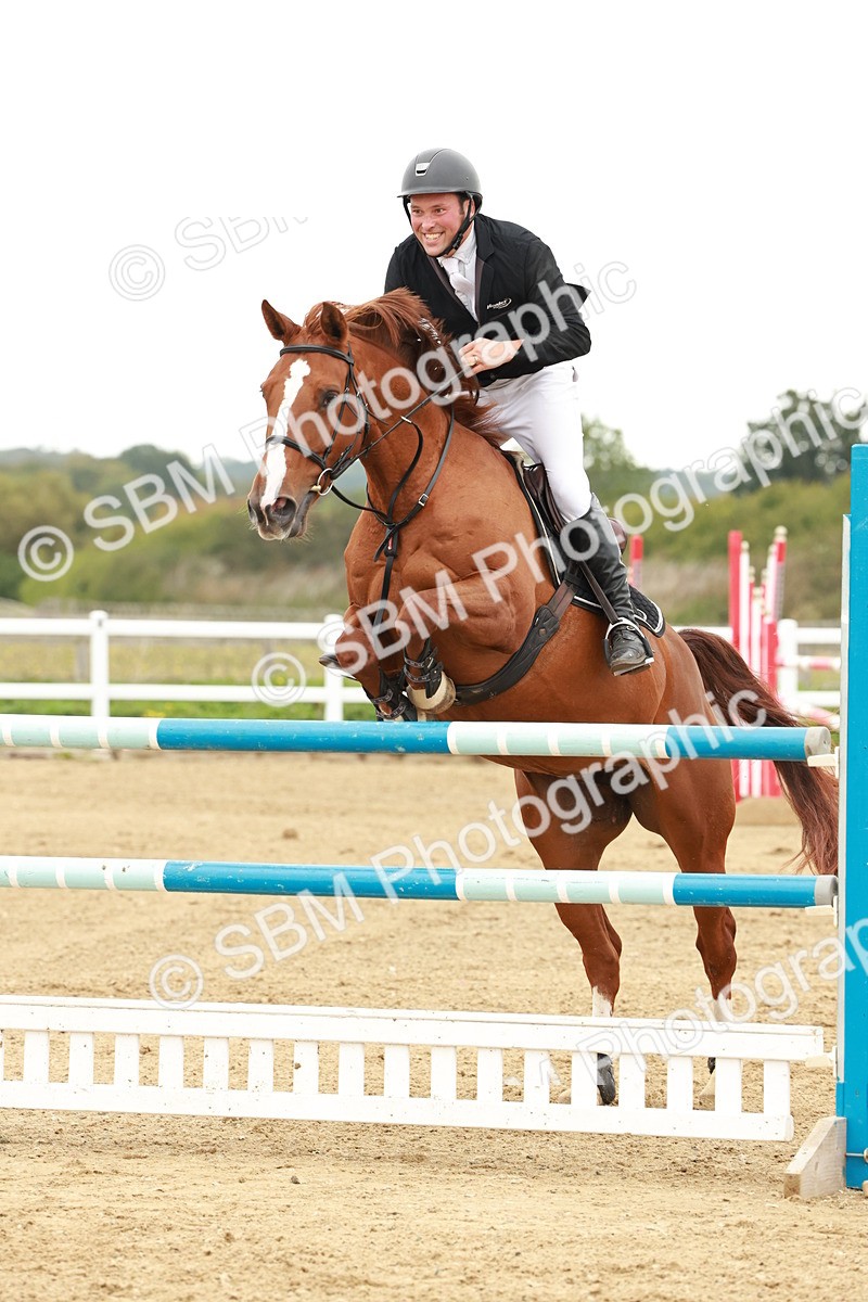 1I0A8106 - Class 5 - Senior Foxhunter 1.20m