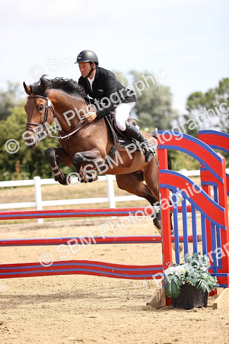 SBM_009940 - Class 8 - Senior Newcomers - 1.10  Open