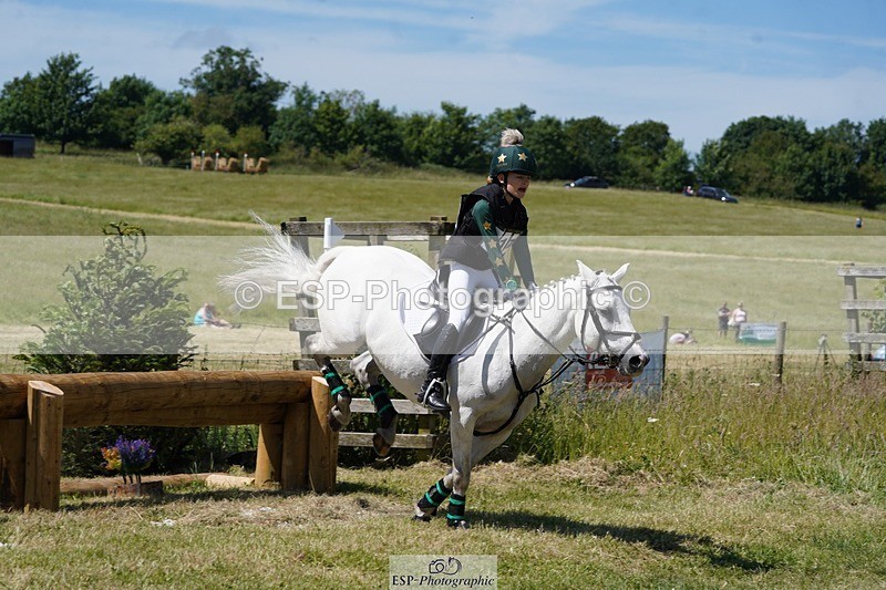 240629X-144042-3263 - 173-Nancy_Mort-BUNNY_TWO_TWIRLS