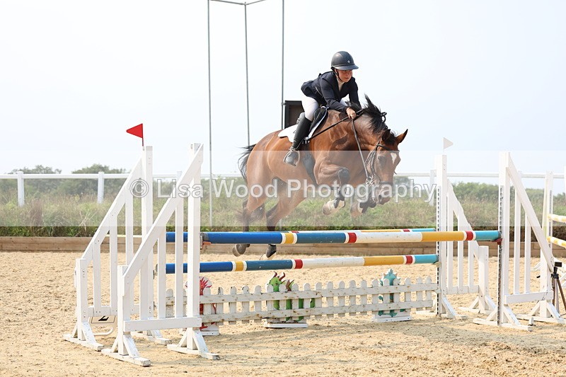 3E7A2598 - Class 8: Senior Newcomers/1.10m open