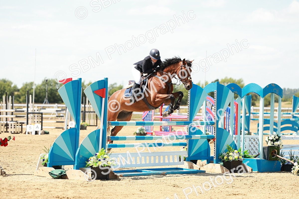 SBM_007518 - Class 3 - Senior Newcomers - 1.10m Open