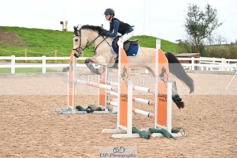 240309A-131107-01123 - Cls 8 Pony Newcomers and 1m Open