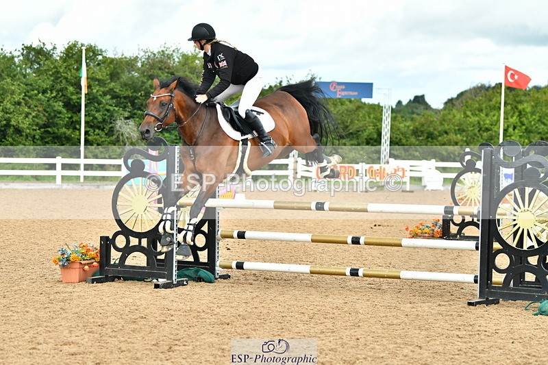 230813A-111724-11702 - Cls 40 A&B Senior Discovery & 1m Open