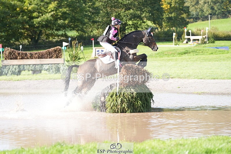 251024A-131131-10996 - B-157-Anna.Cheney