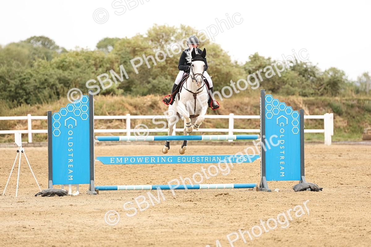 SBM_024045 - Class 6 - Senior Newcomers 1.10m