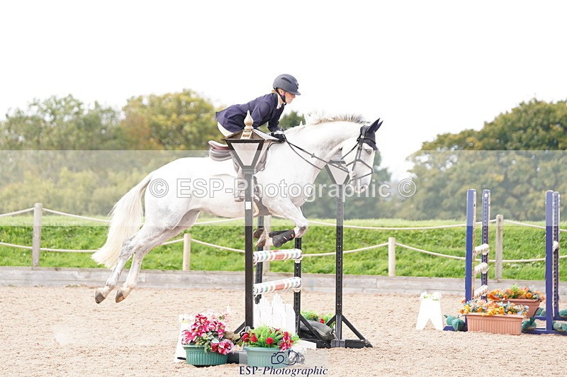 241004A-131930-00579 - Fri 03 Snr Newc & 1.10m Open