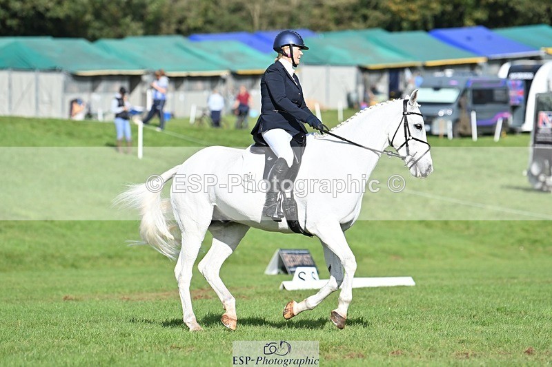 231020-115945-08289 - 651-RATHNAGREW.GREY.TEX-Nicola.Horsley-gubbins-DR