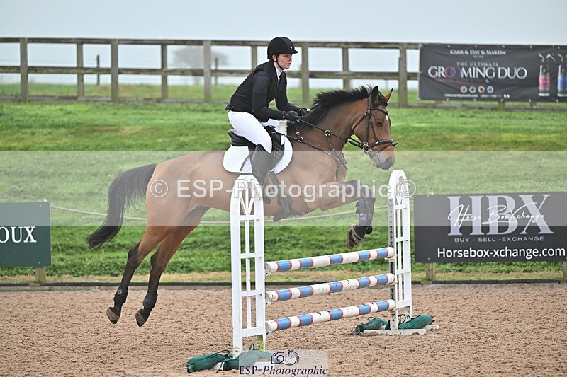 241103A-103436-06679 - SUN Cls 18 British Novice and 90cm Open