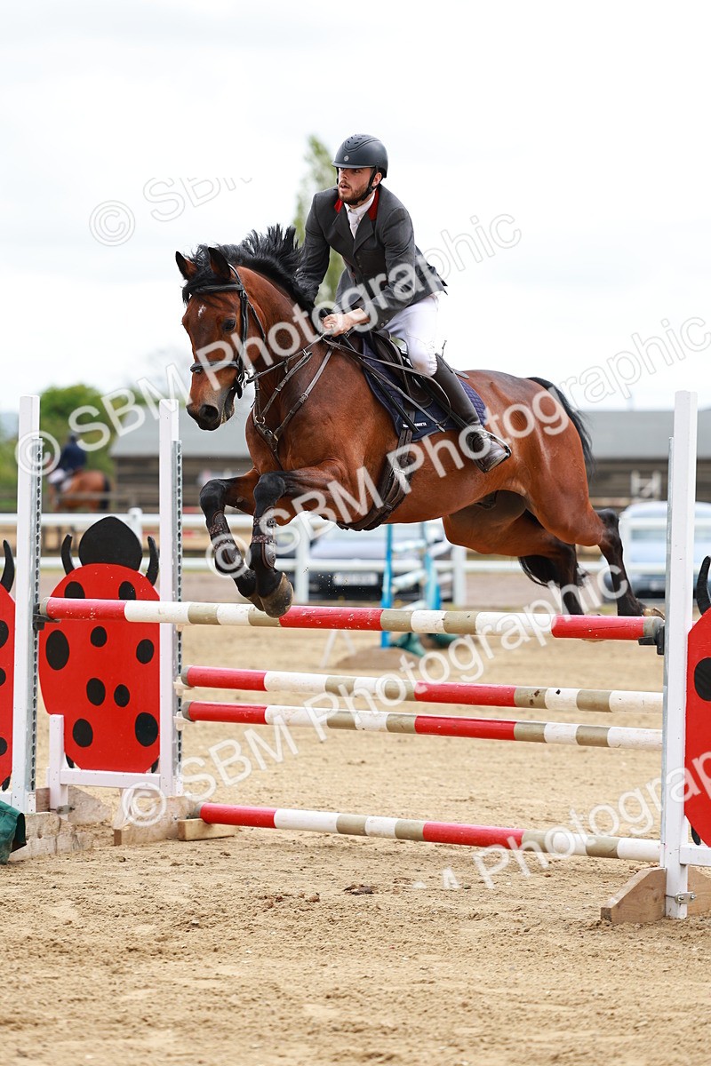 SBM_002323 - Class 10 - Senior Newcomers - 1.10m
