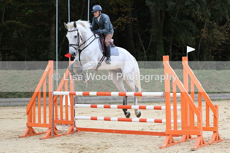 3E7A3068 - Class 8: Senior Newcomers/1.10m open
