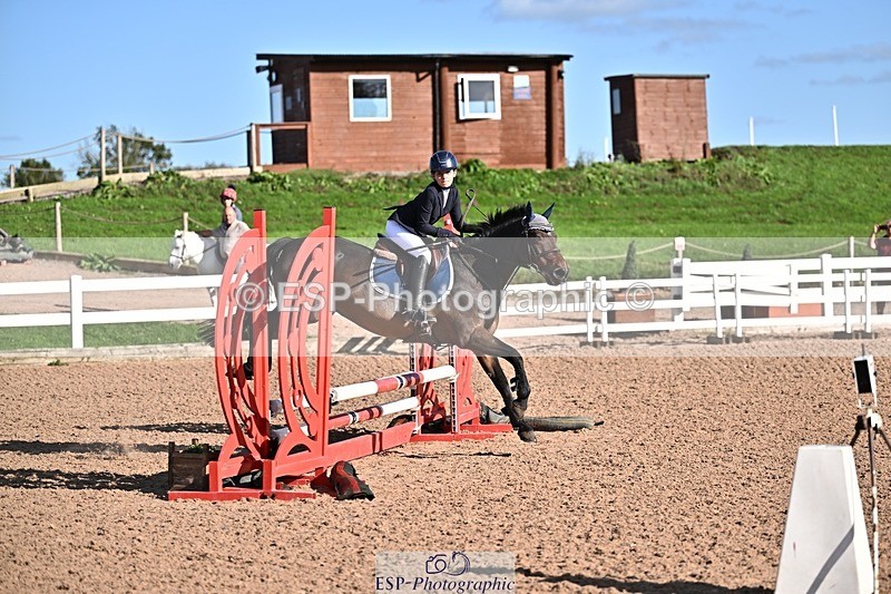 260915-163923-00063 - Clear Round and 60cm