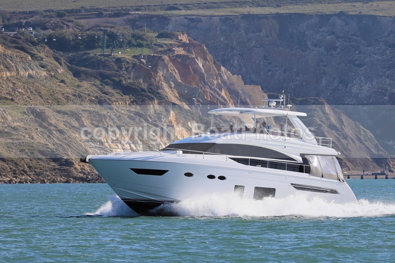 170923 MADNESS V - PRINCESS 68 1Y3A2433 - Flybridge Cruisers