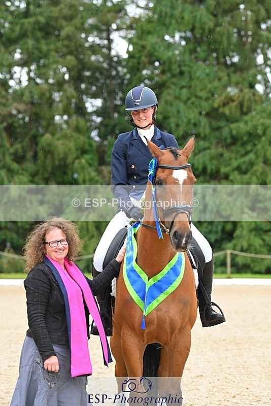 230813-162859-08314 - Medium Bronze Presentations