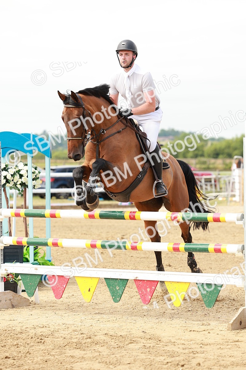 SBM_016892 - Class 20 - Senior Newcomers - 1.10m