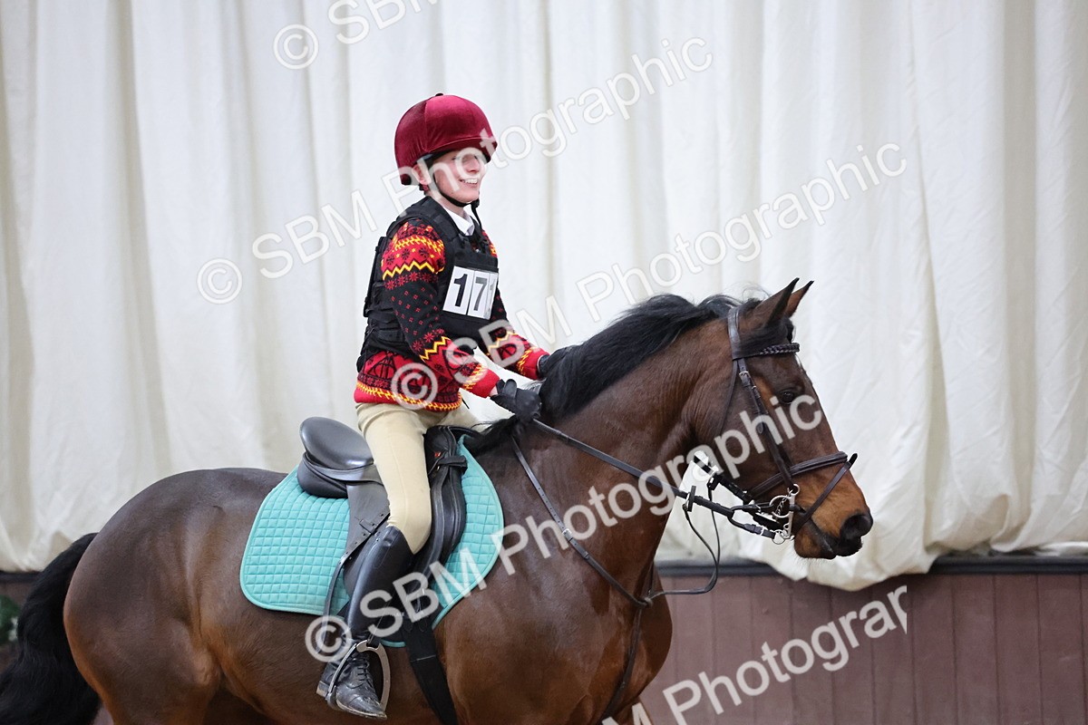 SBM_001043 - Class 3 - Christmas Tree Stakes - 60cm