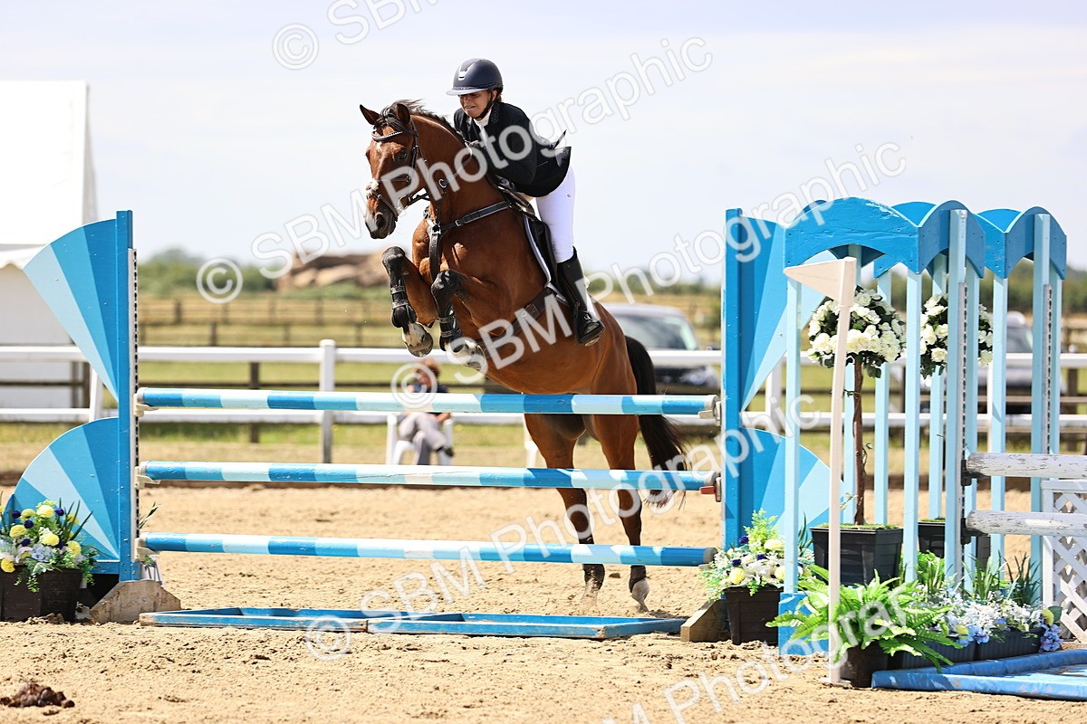 SBM_009819 - Class 8 - Senior Newcomers - 1.10  Open