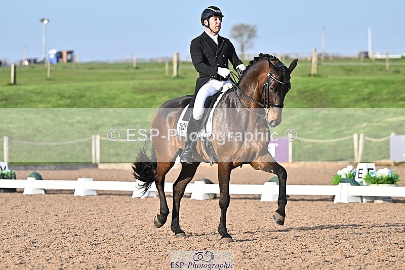 250404-181648-08590 - 159-Darren.Hicks-Tramontana.Tiger.Feet