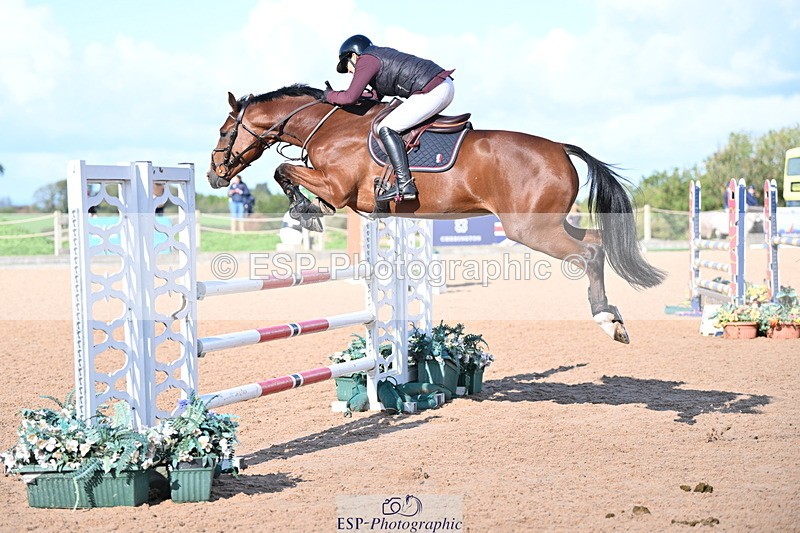 231014A-113004-04395 - Cls 18 Newcomers & 1.10m Open