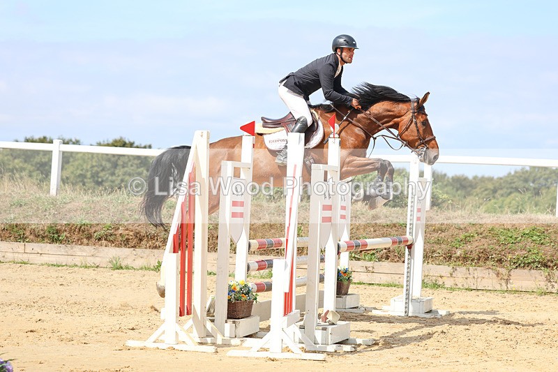3E7A3604 - Class 4: Senior British Novice/90cm open