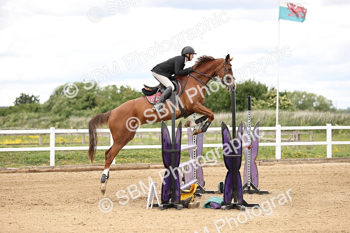 SBM_002970 - Class 11 - Senior Newcomers - 1.10m