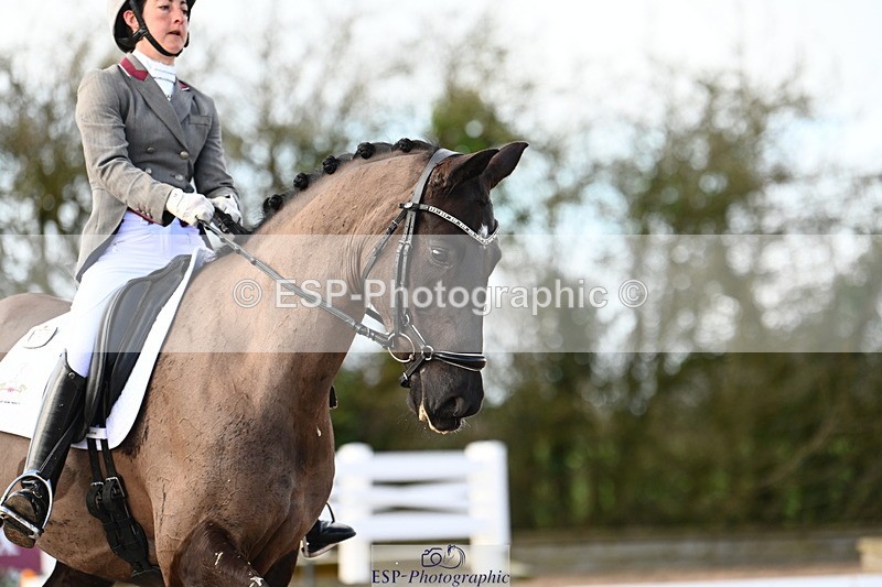 240218A-140116-08540 - 152-Beth.Miller-Lillie.Langtry