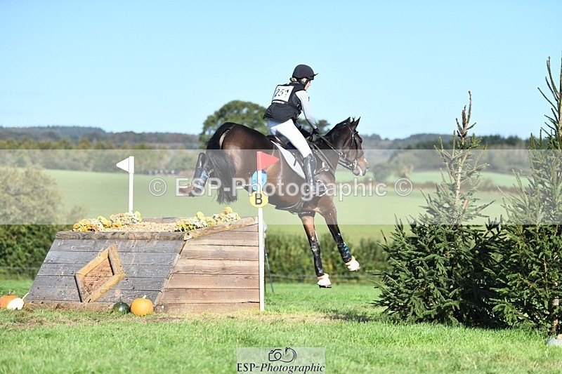 231022-112625-26221 - 251-JE.SUIS.MARVELOUS.WB-Emma.Collins-XC